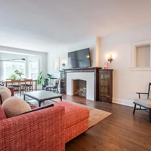 Beautiful And Spacious Luxury Holiday home