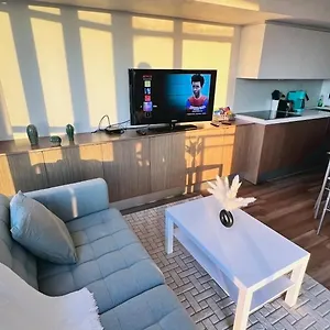 cozy-condo-in-downtown-toronto-free-parking.niagara-fallshotels.com/