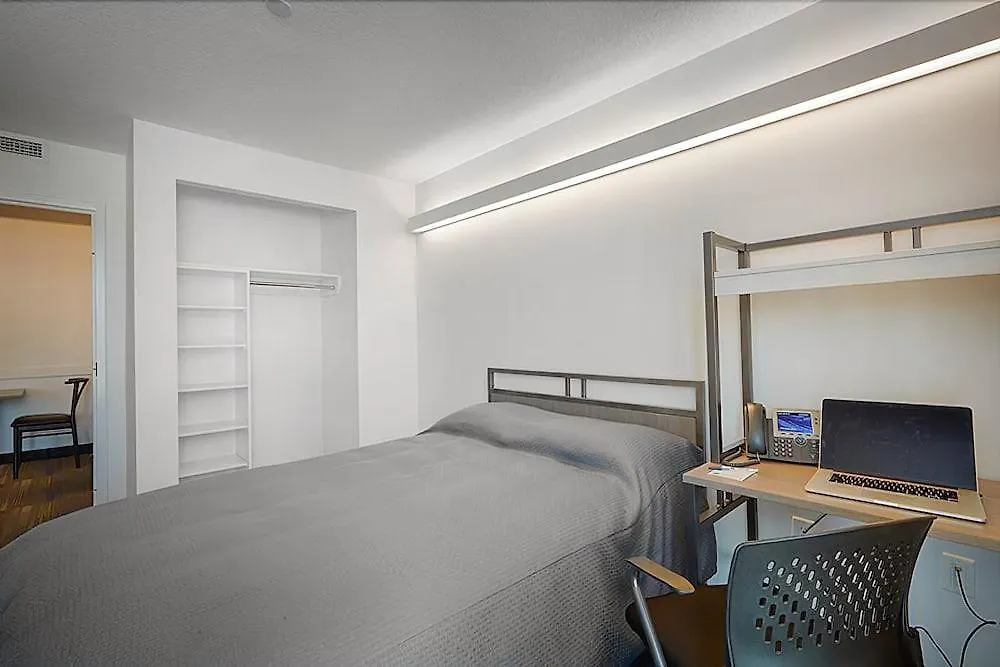 Residence & Conference Centre - Toronto Downtown Apartment