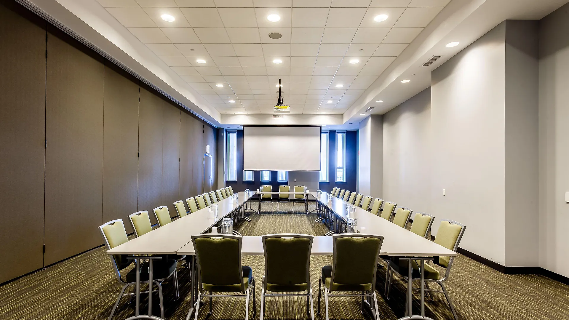 レジデンス＆カンファレンスセンター トロント ダウンタウンアパートメント カナダ