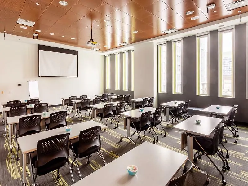 レジデンス＆カンファレンスセンター トロント ダウンタウンアパートメント アパート