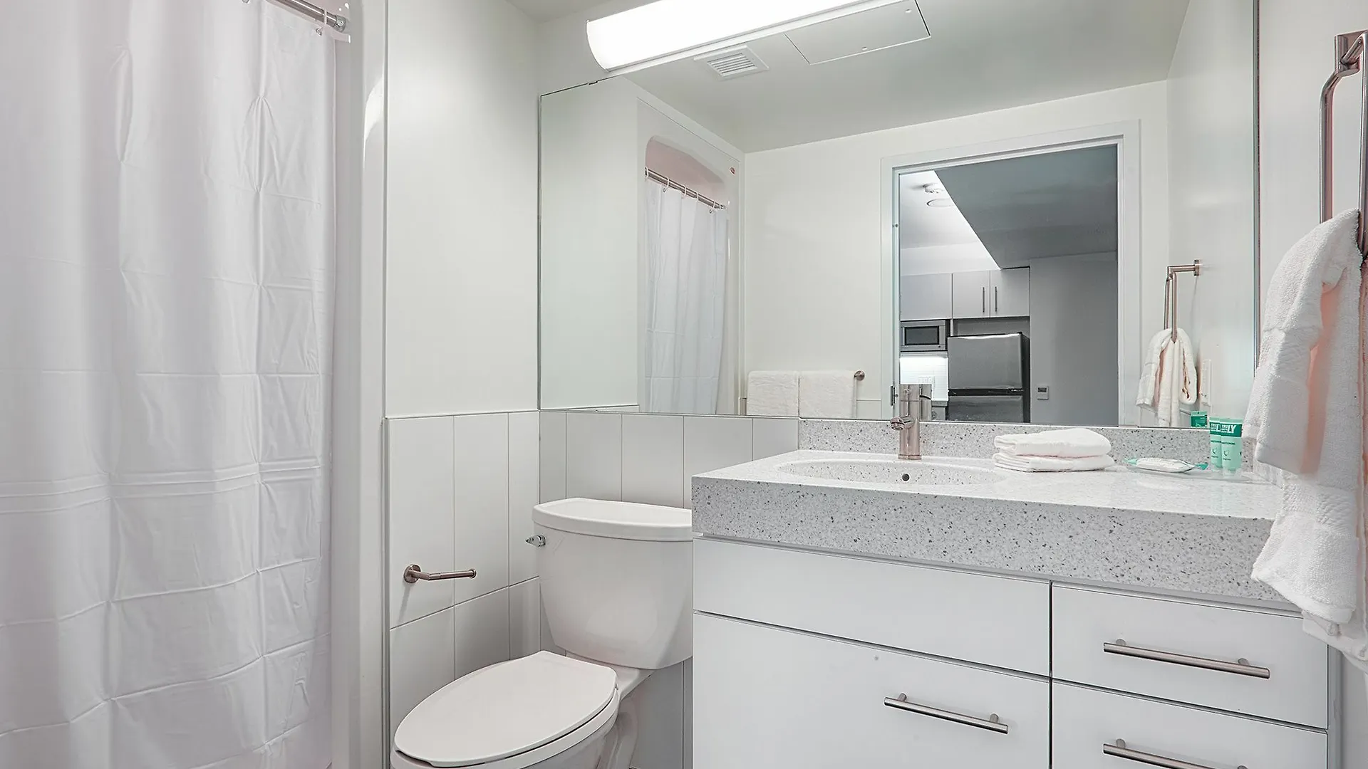 レジデンス＆カンファレンスセンター トロント ダウンタウンアパートメント アパート